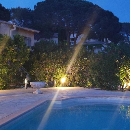 Grand Appartement Dans Maison Avec Piscine Privee Frejus Luaran gambar