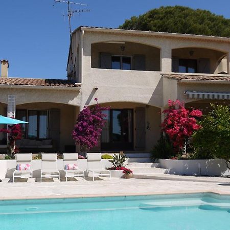 Grand Appartement Dans Maison Avec Piscine Privee Frejus Luaran gambar