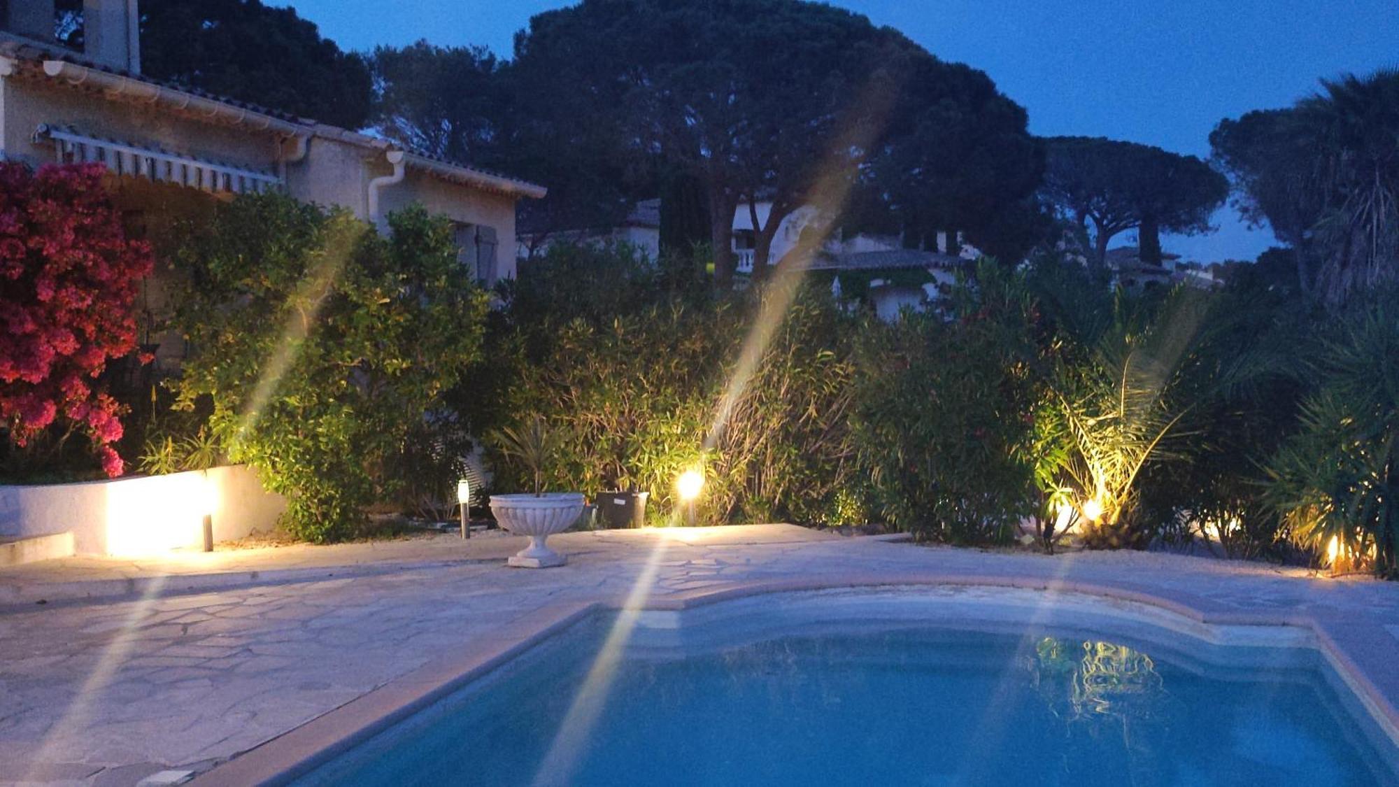 Grand Appartement Dans Maison Avec Piscine Privee Frejus Luaran gambar