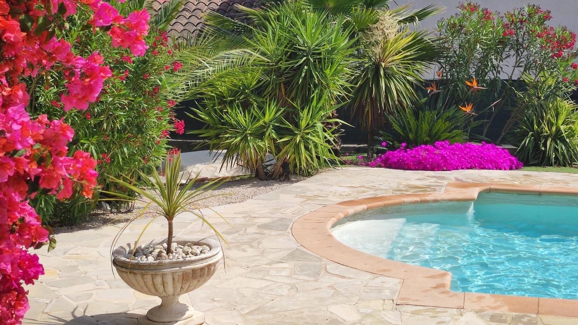 Grand Appartement Dans Maison Avec Piscine Privee Frejus Luaran gambar