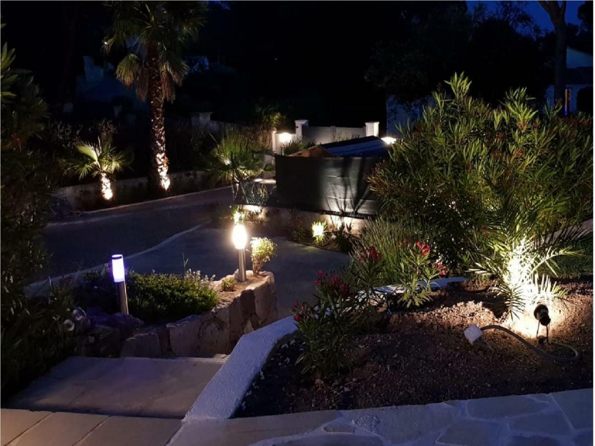 Grand Appartement Dans Maison Avec Piscine Privee Frejus Luaran gambar