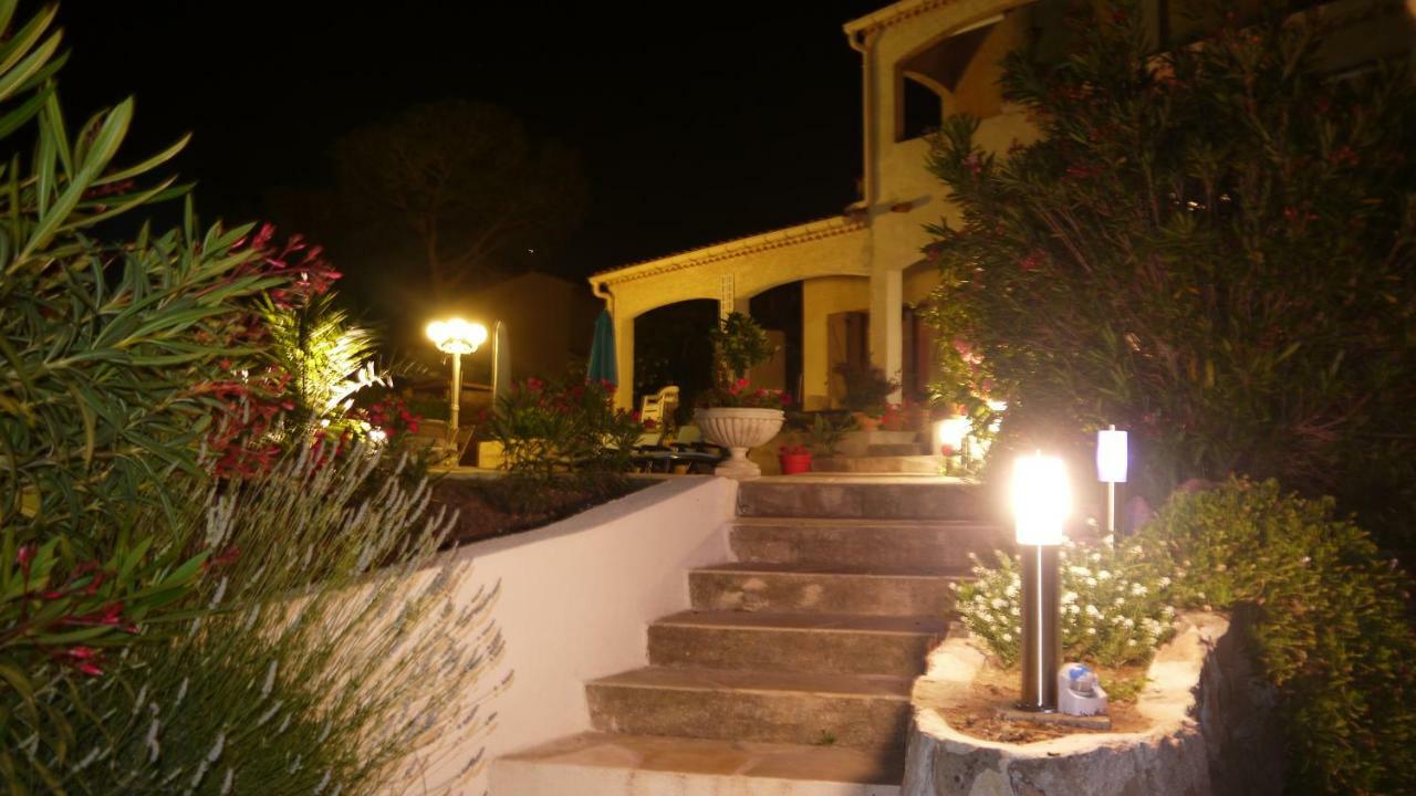 Grand Appartement Dans Maison Avec Piscine Privee Frejus Luaran gambar